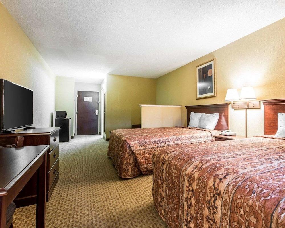 Country Hearth Inn & Suites photo 20