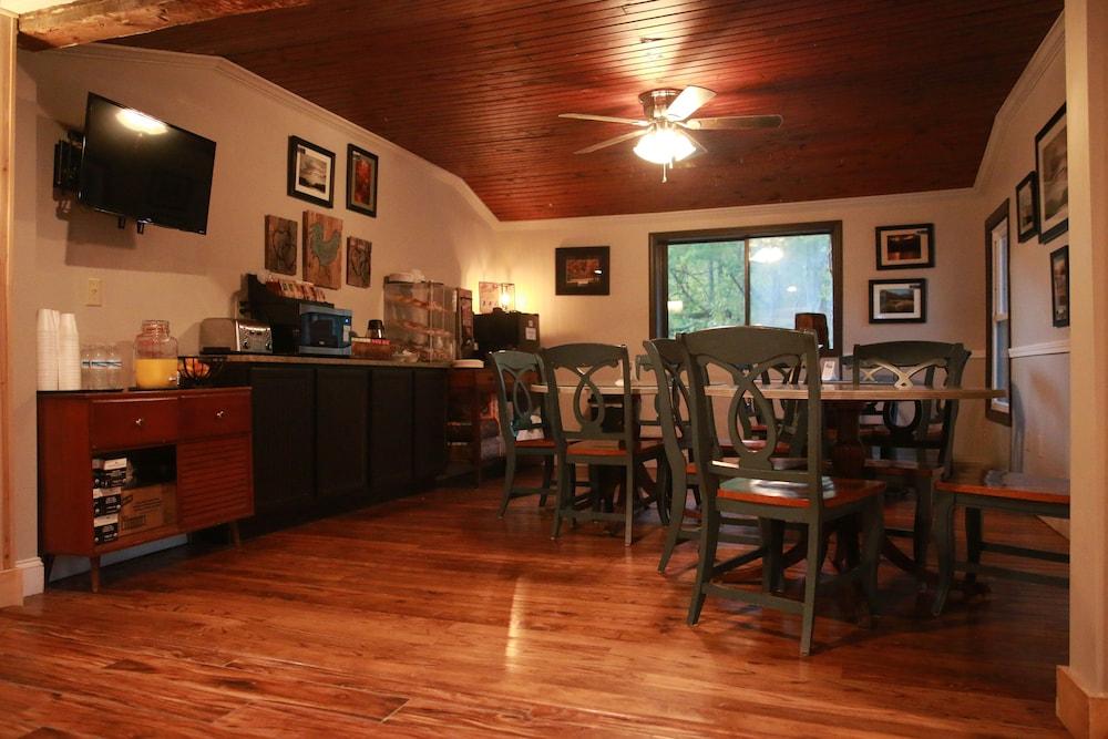 The Riverside Lodge at Chimney Rock photo 27