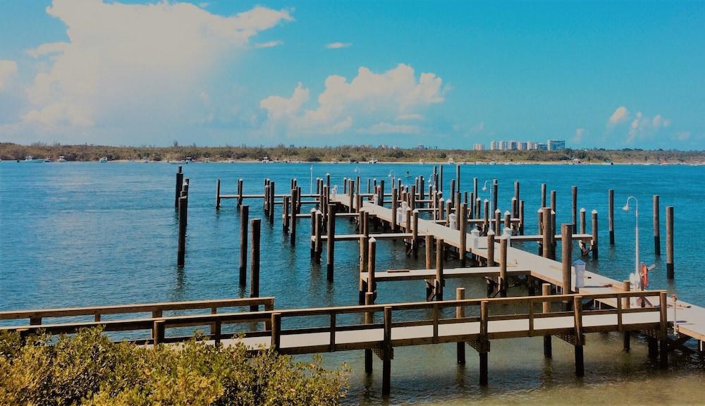 Dockside Inn & Resort photo 12