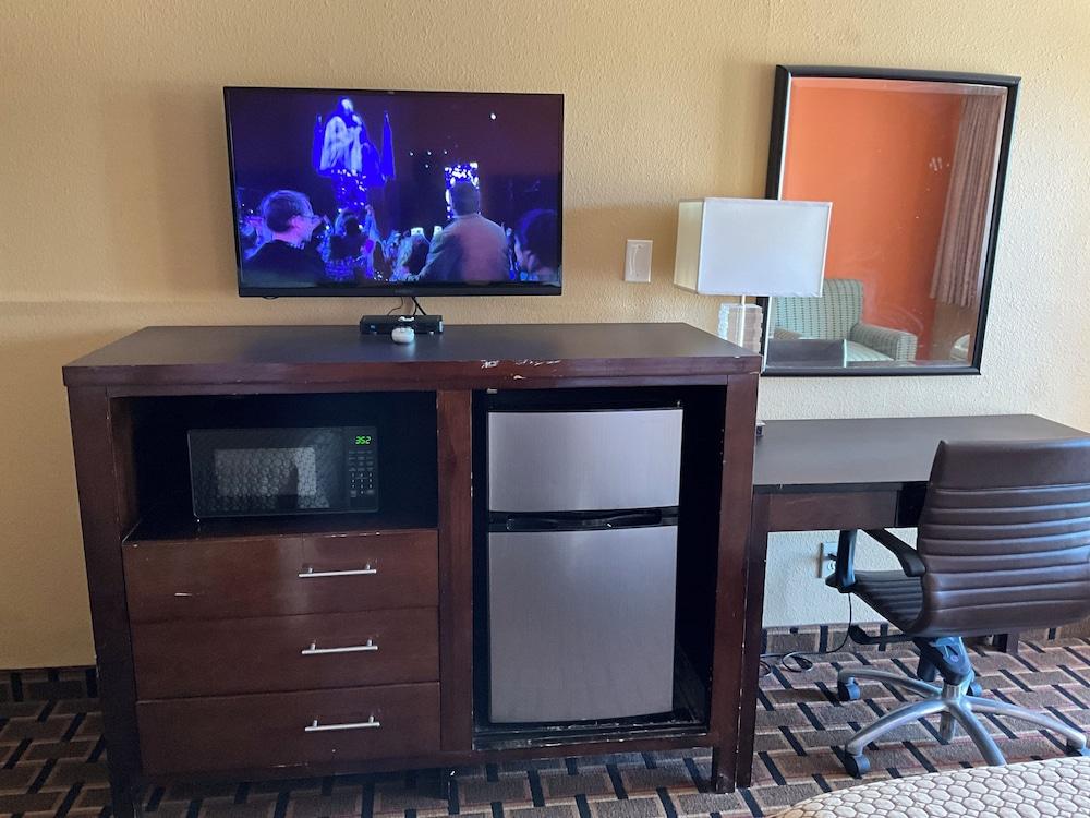 Executive inn & Suites photo 43