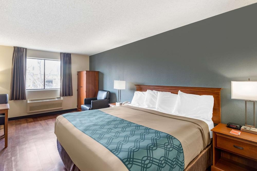 Econo Lodge Longmont East photo 48