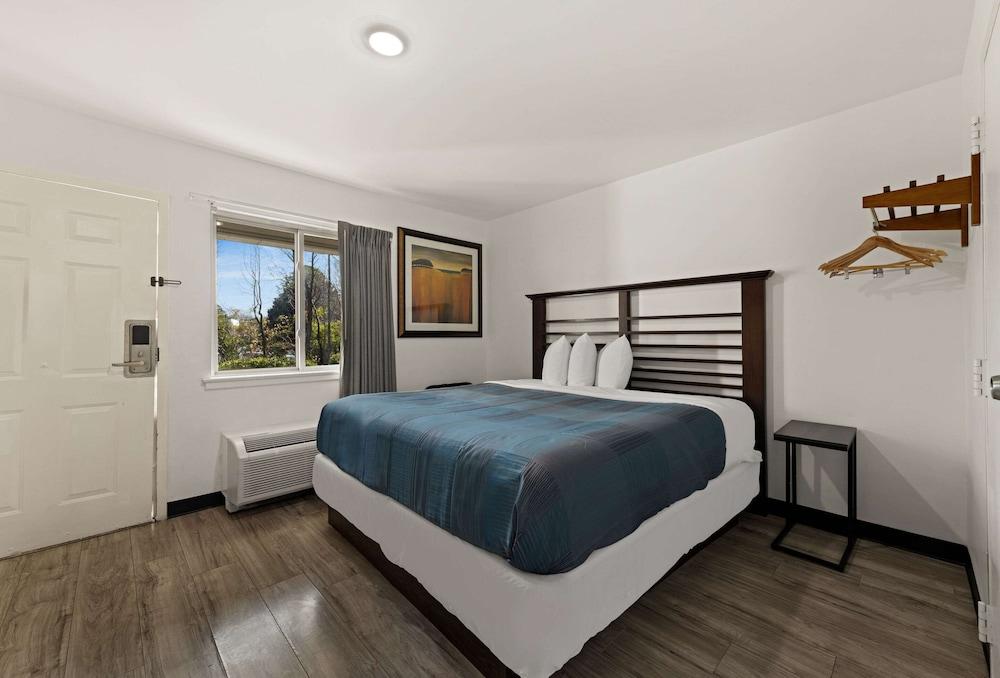 Rodeway Inn Charlotte Independence Blvd. photo 12