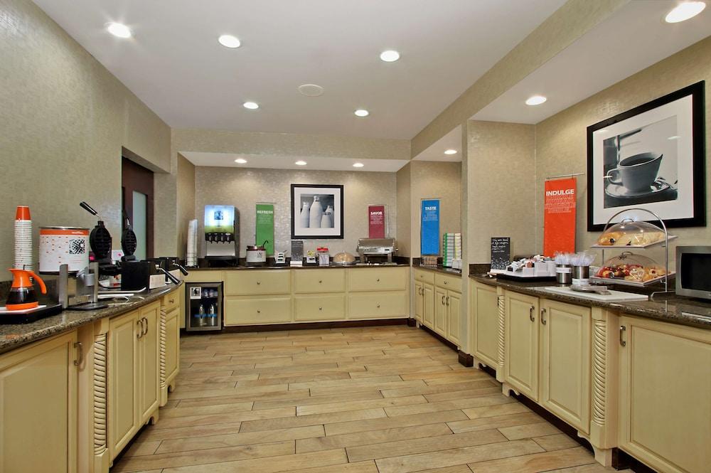 Hampton Inn & Suites Florence-Downtown photo 27