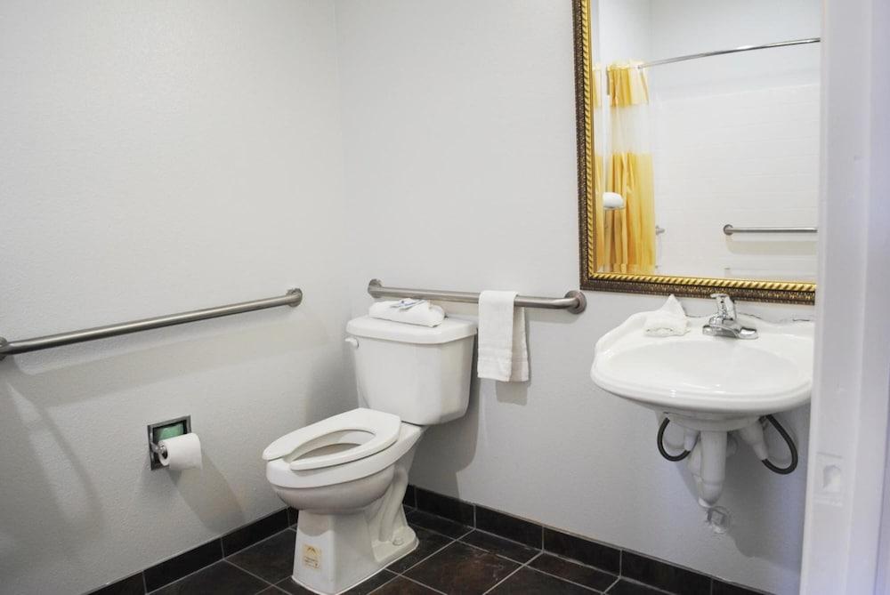 Bestway Inn photo 25