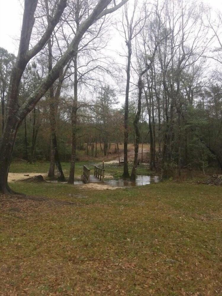 Whispering Creek Lodging & RV Resort photo 48
