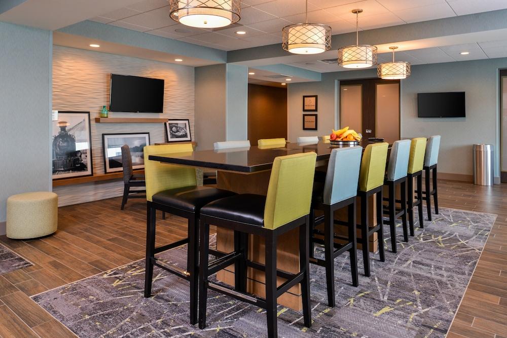 Hampton Inn Omaha Airport photo 3