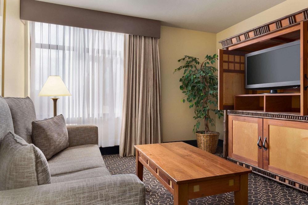 Wingate by Wyndham Greenwood Village/Denver Tech photo 7
