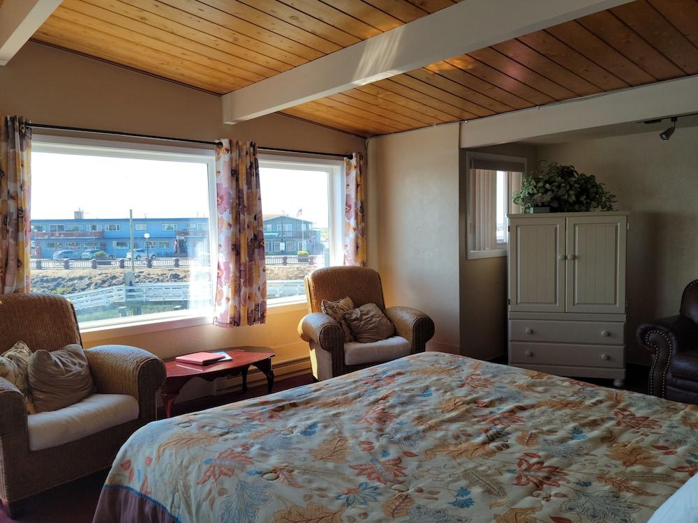 Islander Westport photo 52