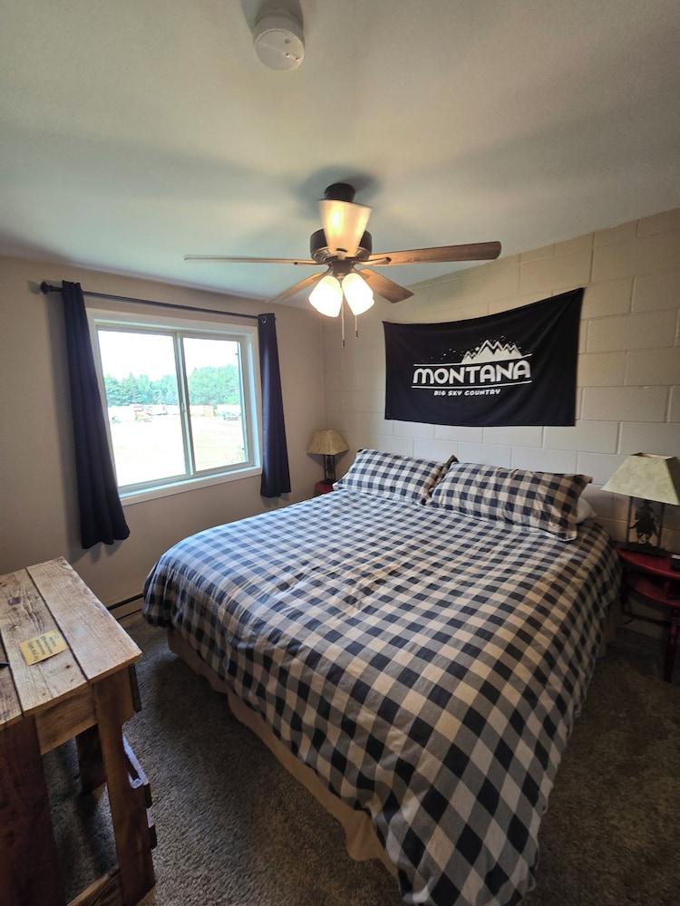 Chateau Rouge Condominiums photo 27