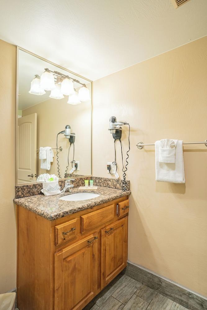 Petty Ranch Inn photo 69