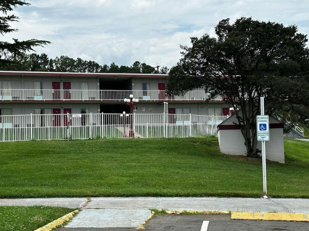 Loyalty Inn Charlotte Airport photo 10