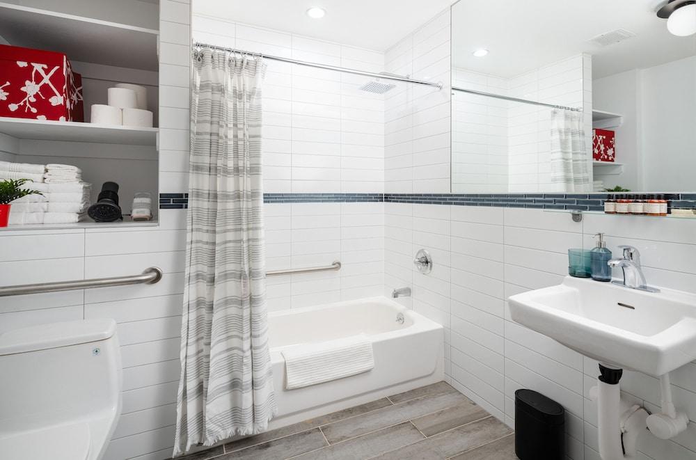Little Charlie Hotel photo 49