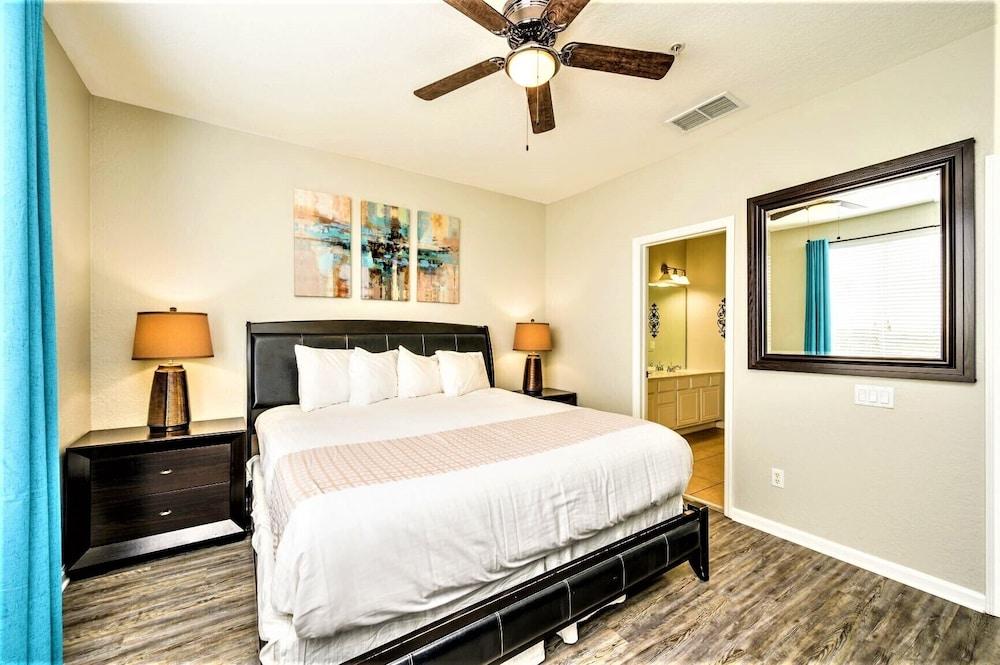 Vista Cay Resort by Millenium at Universal Blvd photo 8