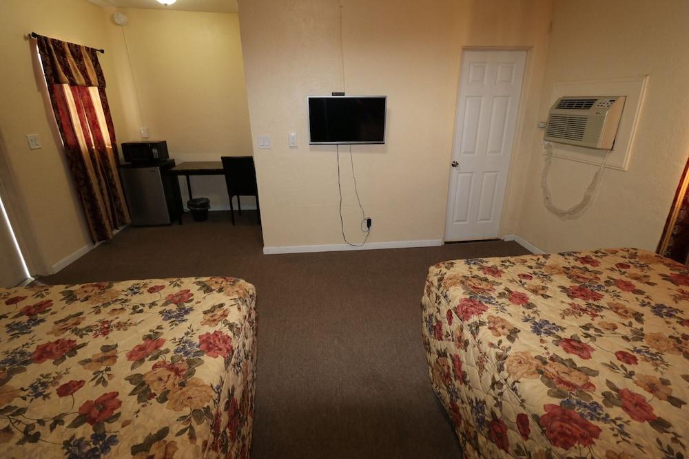 Sandman Inn Motel photo 26
