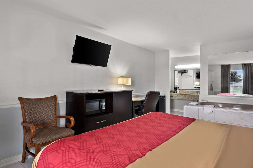 Econo Lodge Princess Anne photo 15