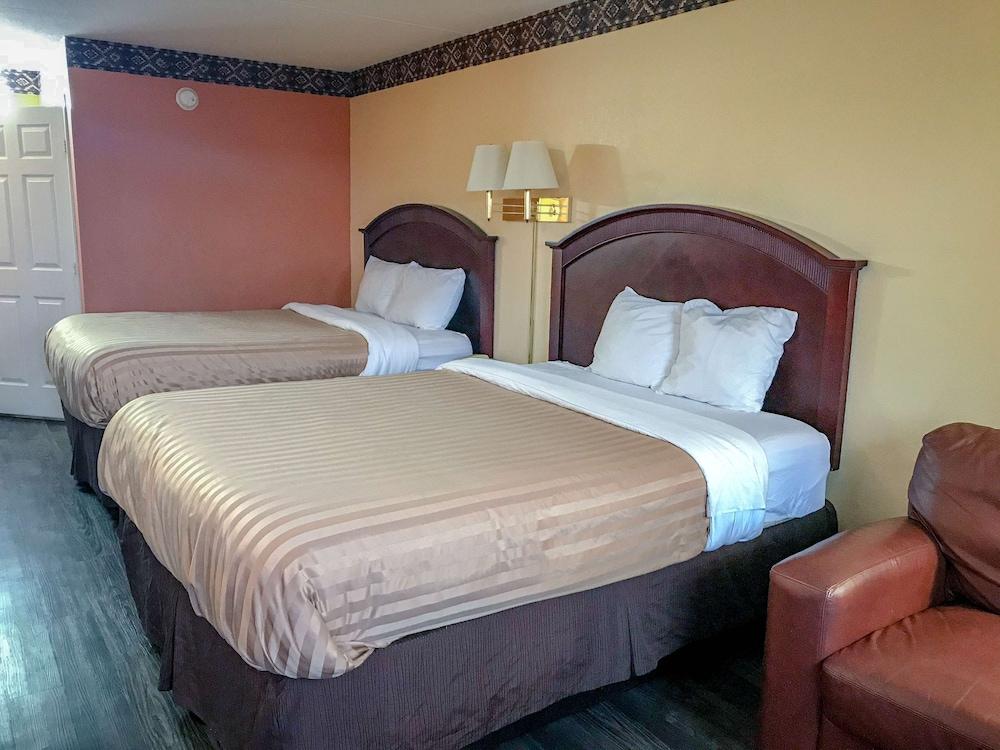 Motel 6 Ozark, AR photo 2