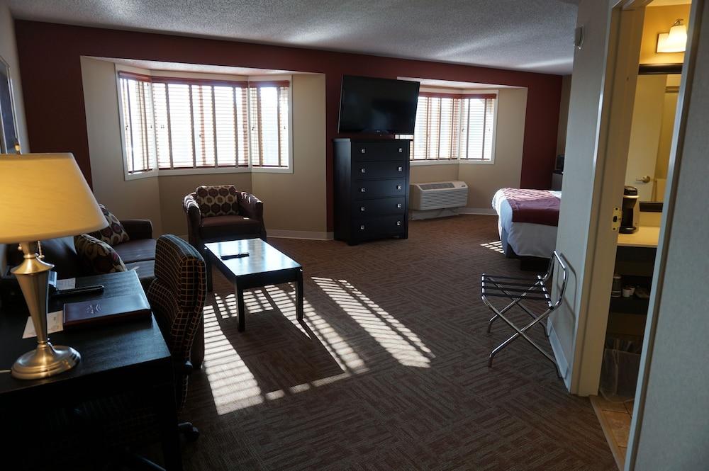 Findlay Inn and Conference Center photo 11