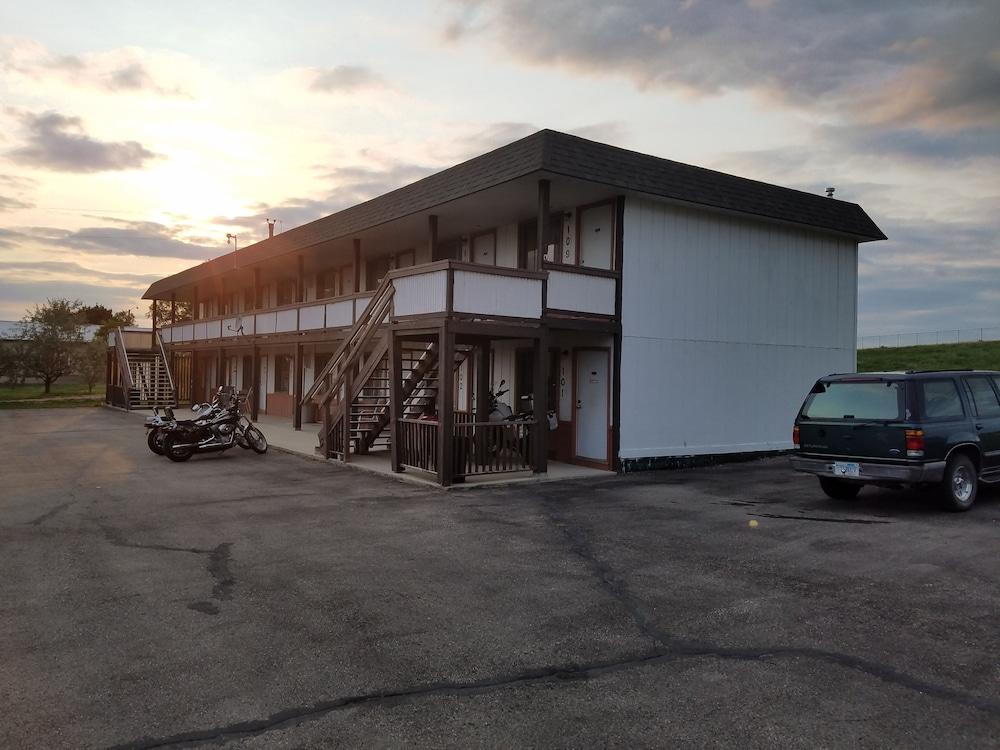 Moorcourt Motel photo 6