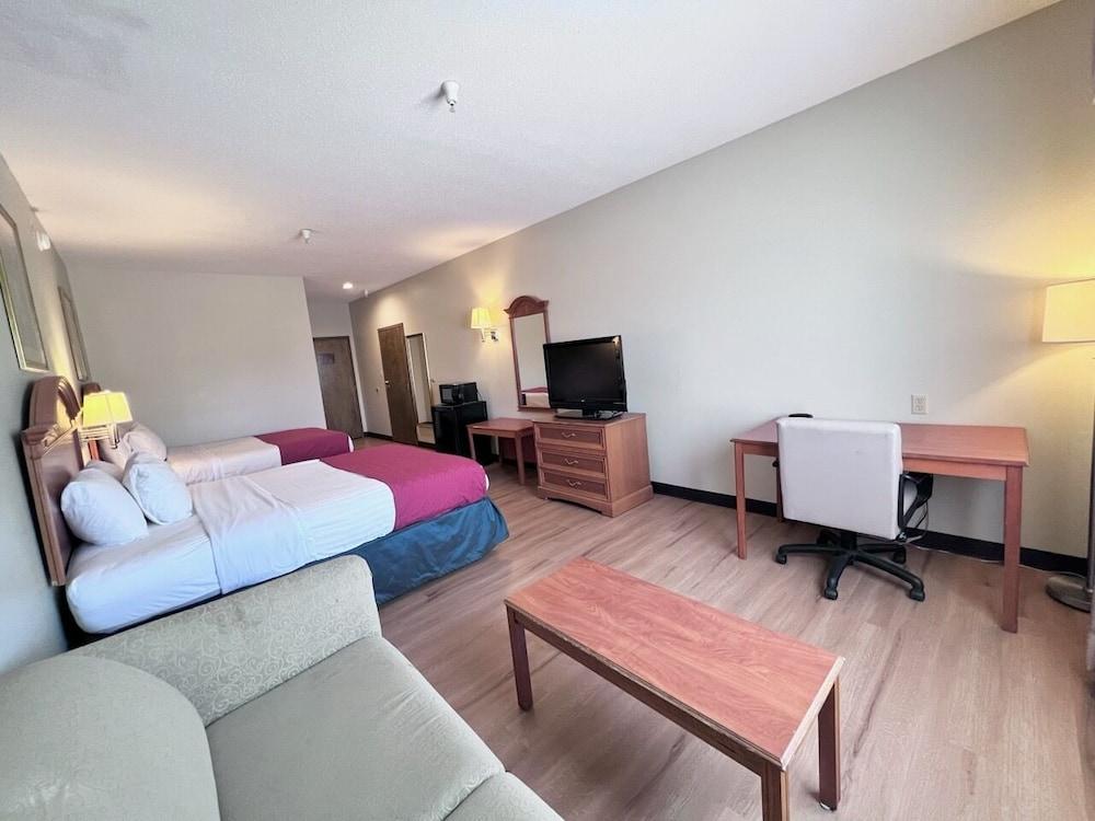 Americas Best Value Inn Wiggins photo 19