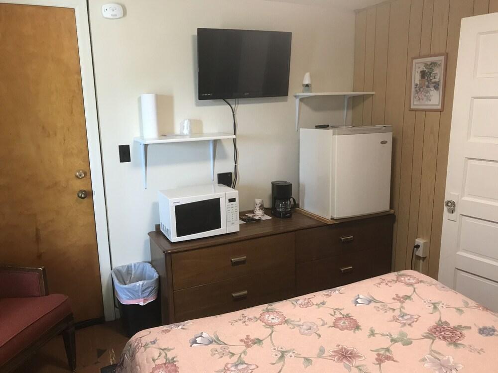 The Evergreen Motel photo 33