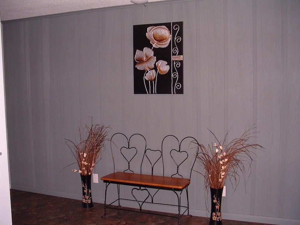 Budget Host Cloverland Motel photo 41