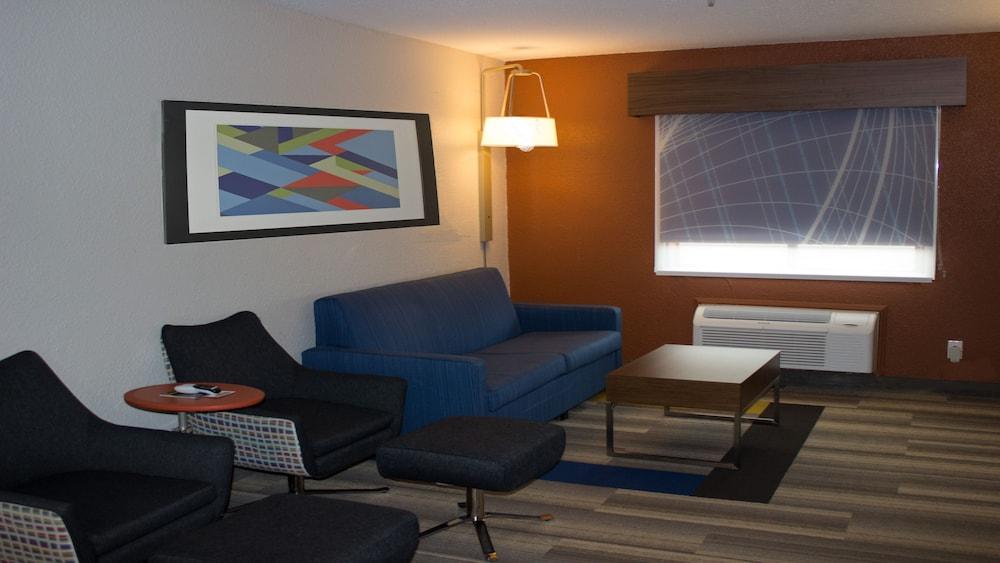 Holiday Inn Express Winfield by IHG photo 17