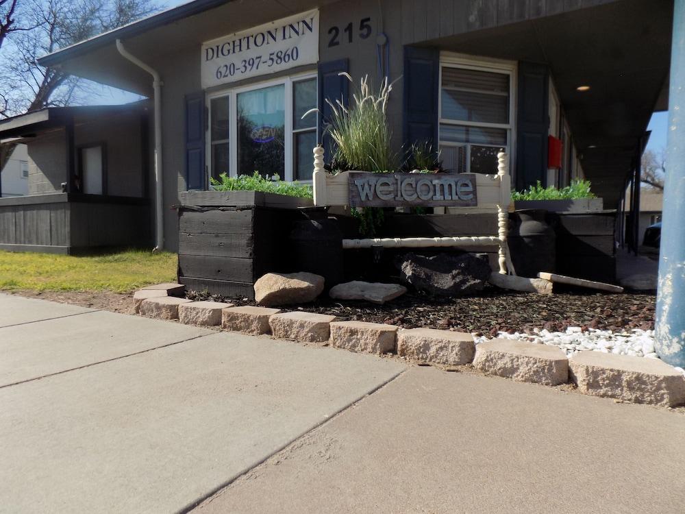 Dighton Inn photo 1