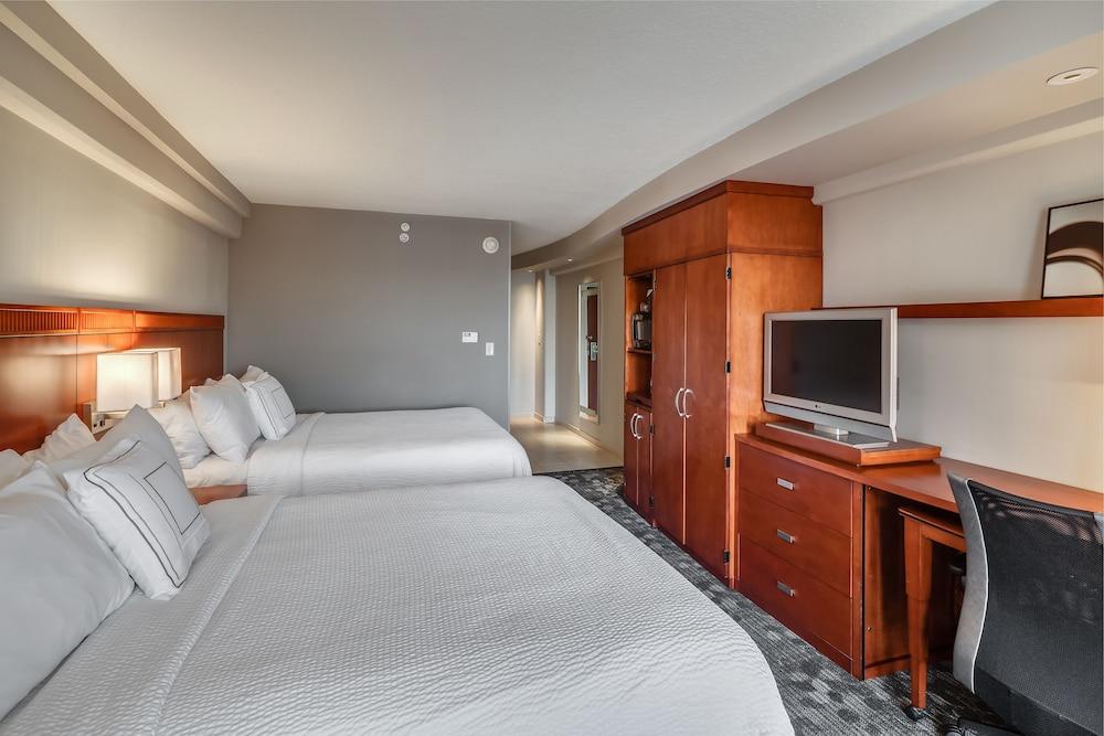 Courtyard by Marriott Jacksonville Beach Oceanfront photo 6