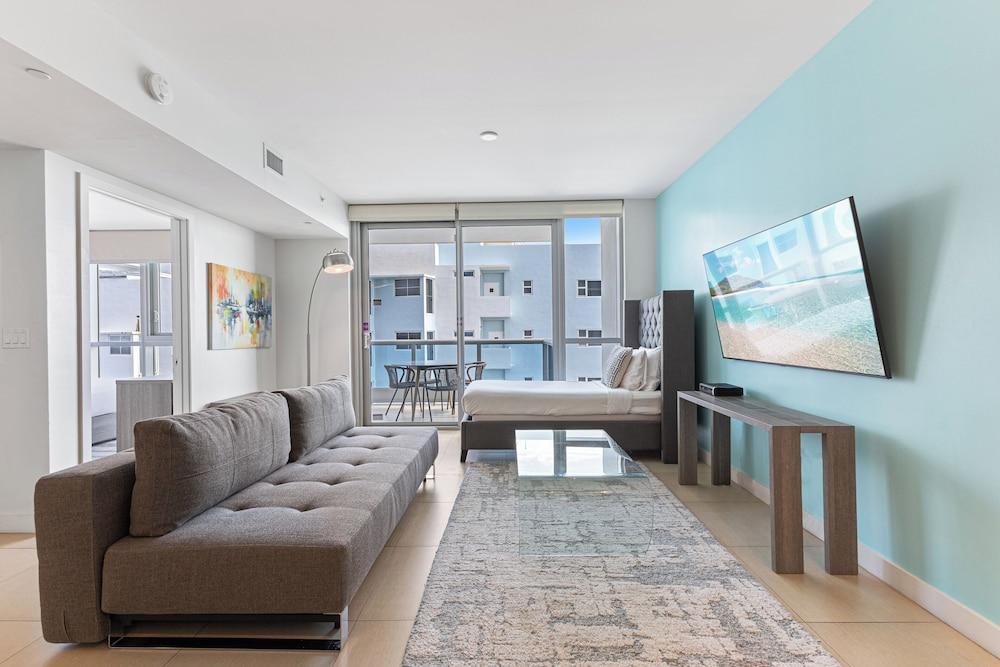Dharma Home Suites Miami at Monte Carlo photo 61
