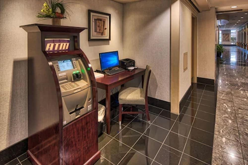 Somerset Inn photo 25