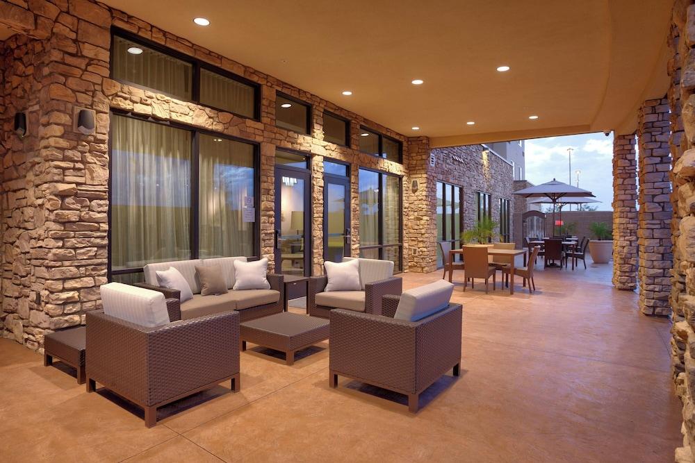 Courtyard Phoenix Mesa Gateway Airport photo 41