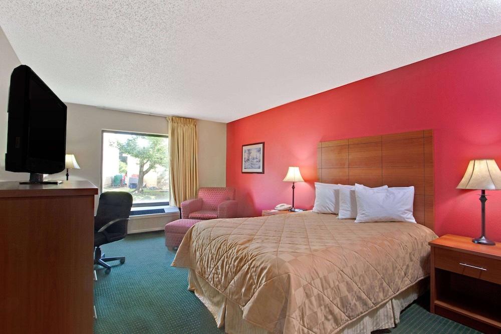 Ramada by Wyndham Pearl/Jackson Airport photo 4