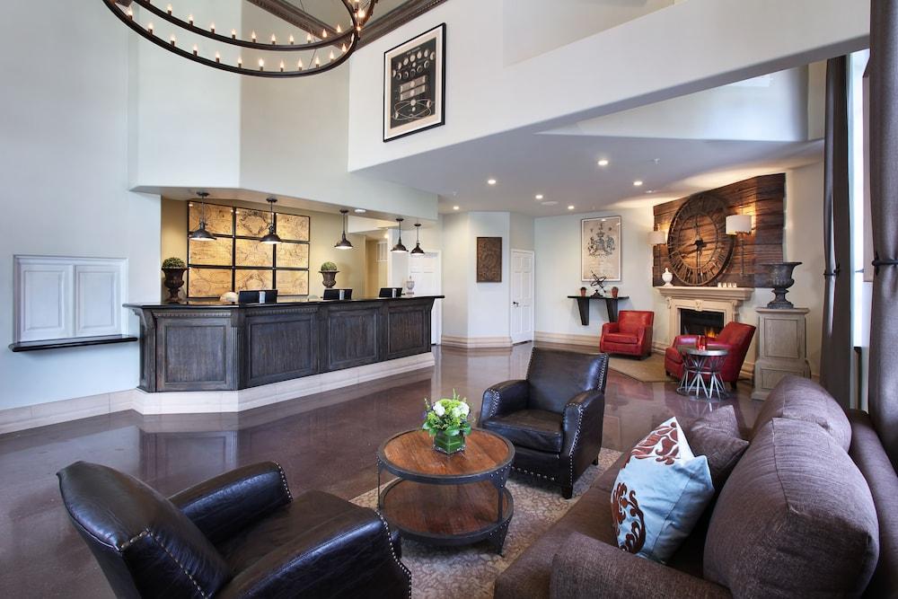 Anaheim Camelot Inn & Suites photo 38