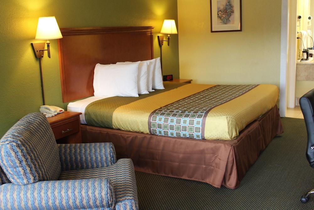 Americas Best Value Inn Conyer photo 9