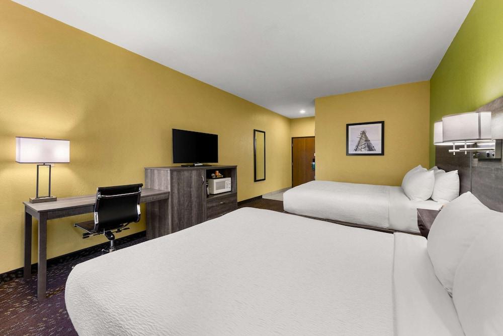 Quality Inn Warrensburg photo 17