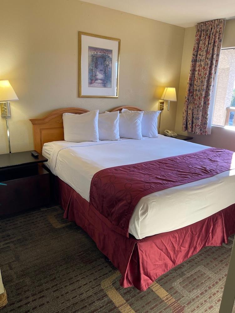 Motel 6 Tempe, AZ – Elliot Road photo 31