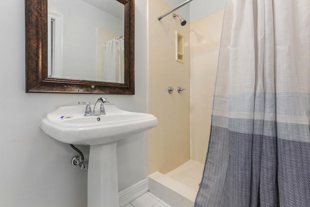 Canal Express Rooms photo 77