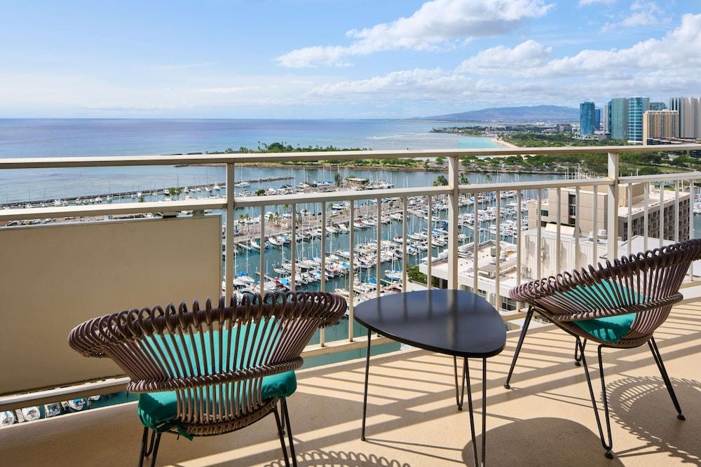 Ilikai Hotel & Luxury Suites photo 45