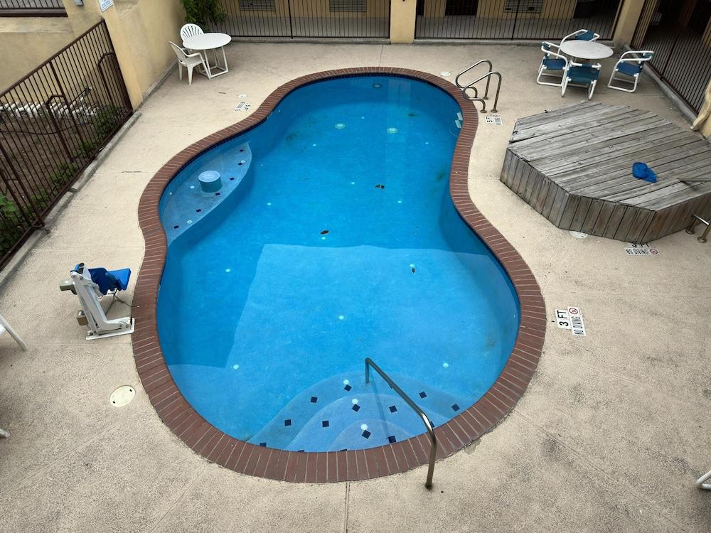 Texas Inn and Suites RGV photo 9