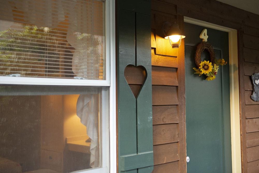 The Chimney Rock Inn & Cottages photo 66