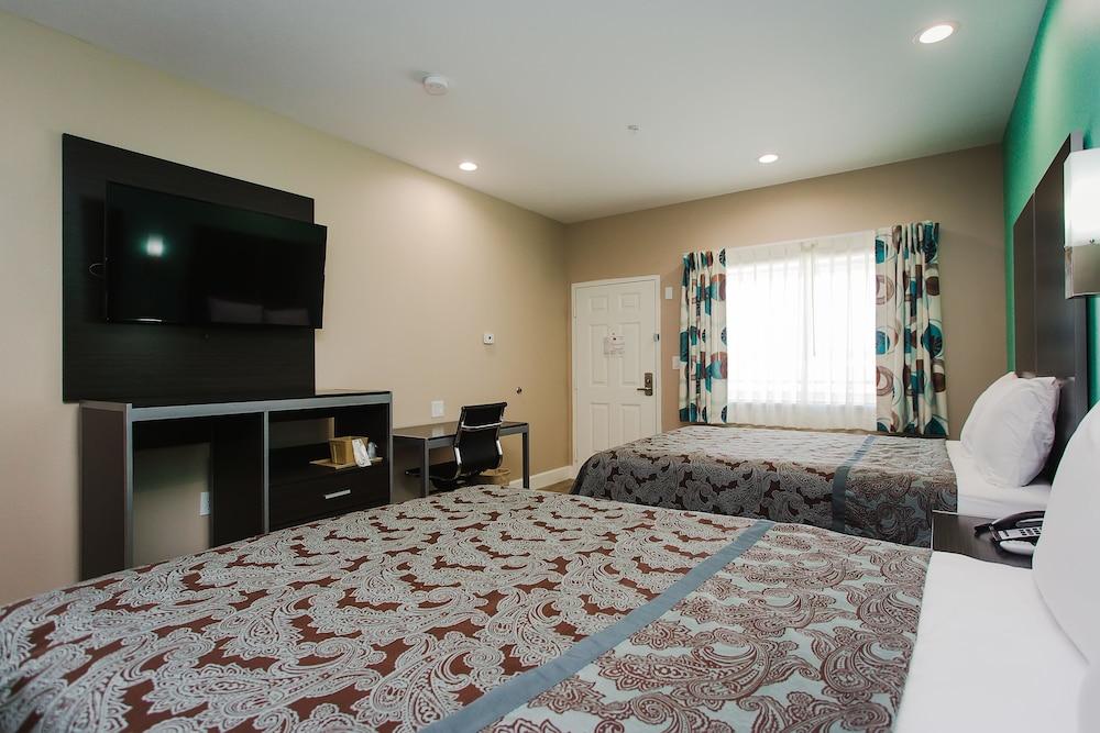 Palace Inn and Suites - Willowbrook Mall photo 23