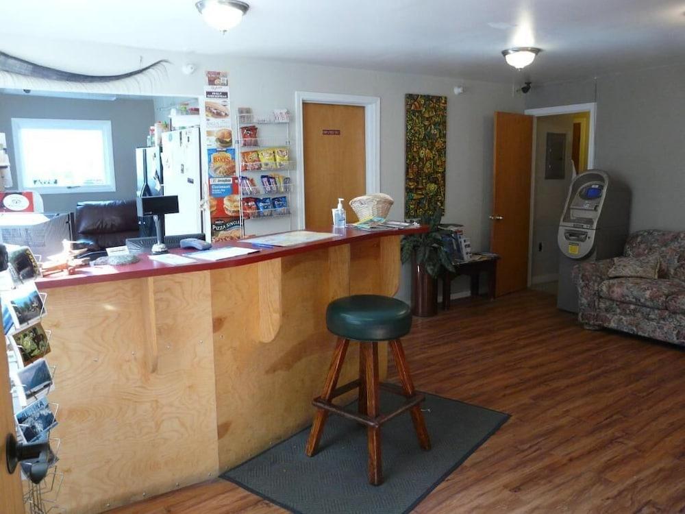 Bent Prop Inn & Hostel Downtown photo 3