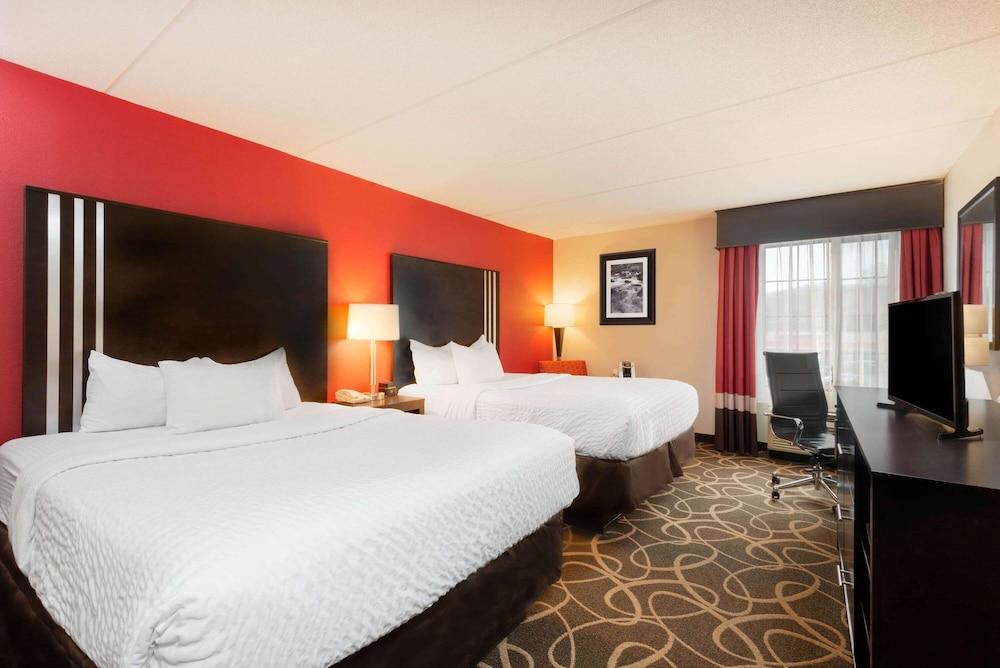 La Quinta Inn & Suites Summersville / New River National Park photo 29