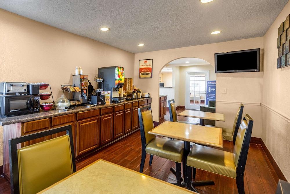 Econo Lodge Meridian South photo 4