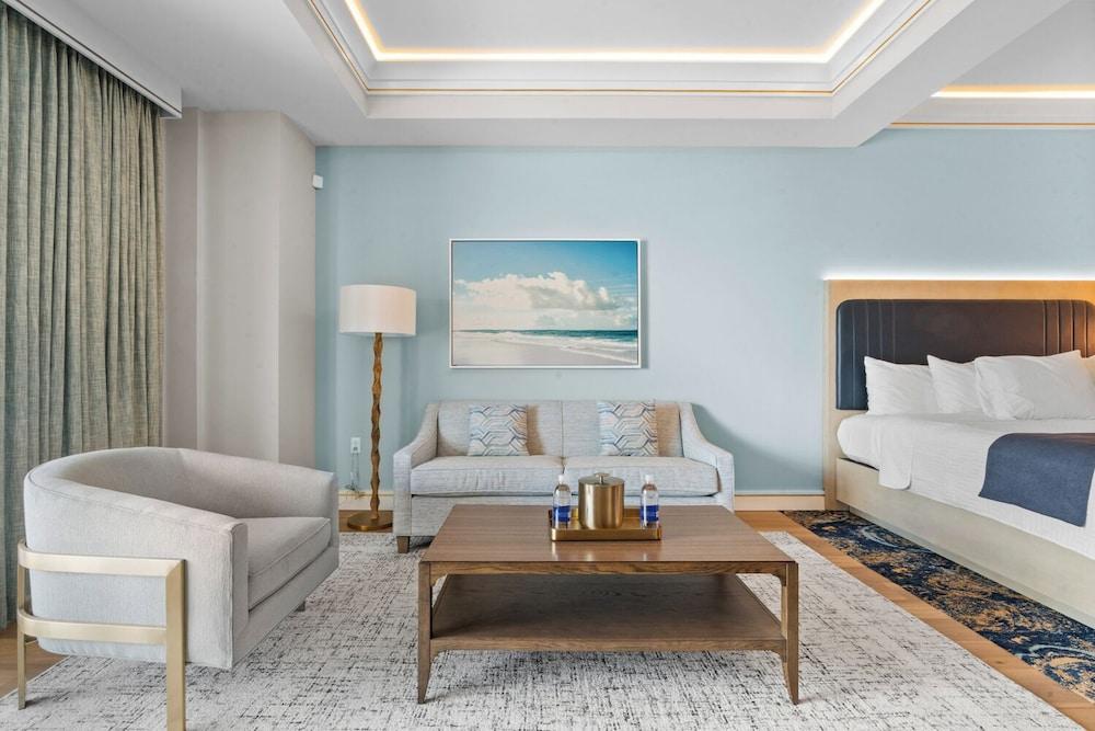 Harbor Suites at Harborwalk Village photo 8