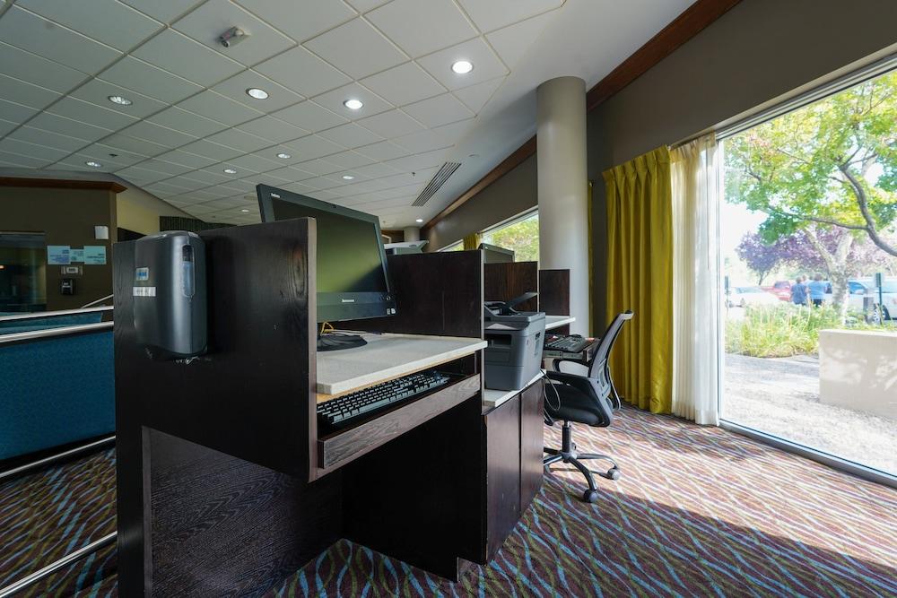 Holiday Inn Express Boise - University Area by IHG photo 75