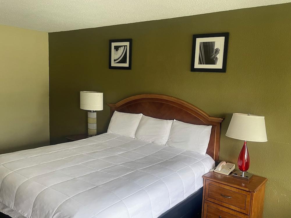 Americas Best Value Inn Wilson photo 29
