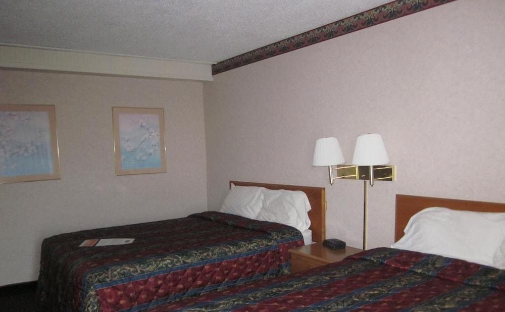 Howard Johnson by Wyndham Benton Harbor/St. Joseph photo 18