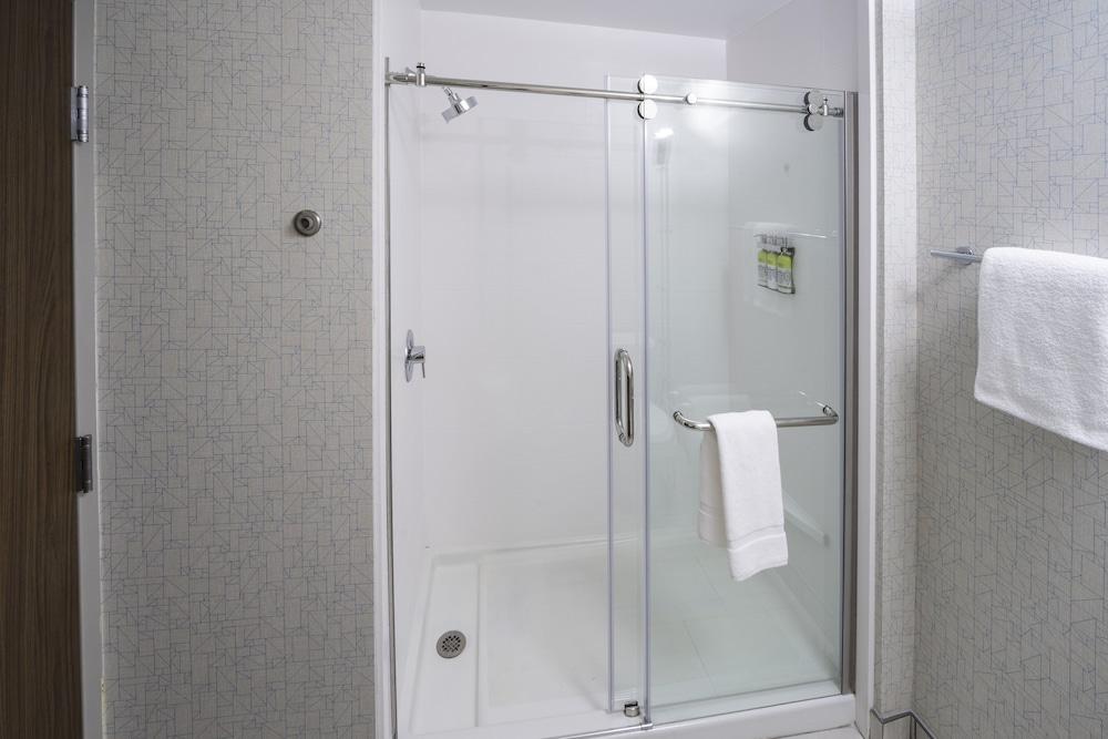 Holiday Inn Express Brevard City Center by IHG photo 8
