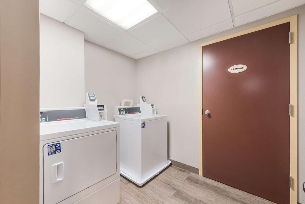 Baymont by Wyndham Westampton photo 24